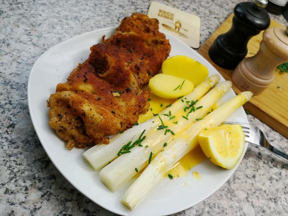 Spargel mit Wiener Schnitzel und Sauce Hollandaise – Kochleben