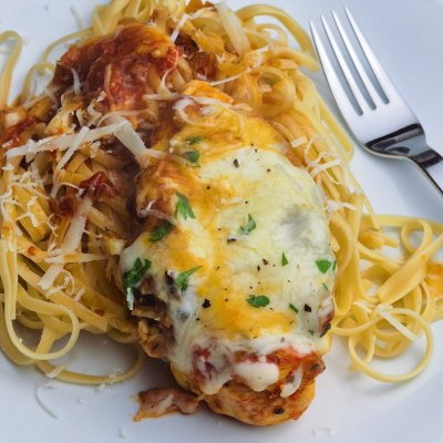 Chicken Parmesan Pasta - Serviervorschlag