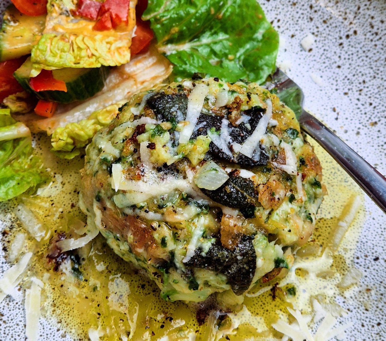 Spinatknödel mit Salbeibutter